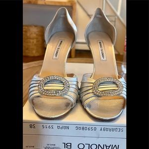 Manolo Blahnik D’Orsay Pumps silver. Size 8